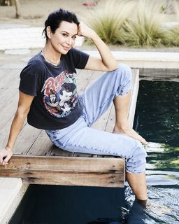 Catherine Bell feet photo thumbnail