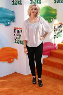 Jennie Garth feet photo thumbnail
