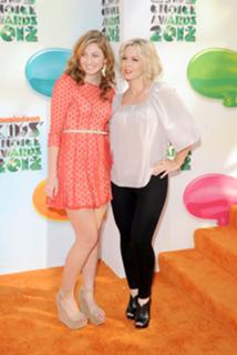 Jennie Garth feet photo thumbnail