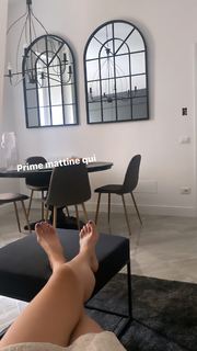 Ludovica Frasca feet photo thumbnail