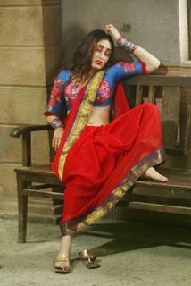 Kareena Kapoor feet photo thumbnail