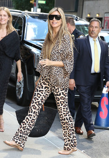 Heidi Klum feet photo thumbnail
