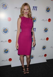 Heather Graham feet photo thumbnail