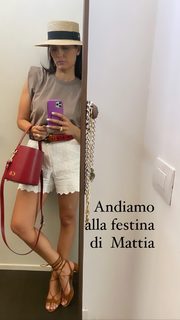 Caterina Balivo feet photo thumbnail