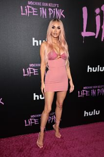 Megan Fox feet photo thumbnail