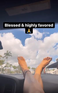 Victoria Waldrip feet photo thumbnail