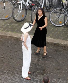 Angelina Jolie feet photo thumbnail