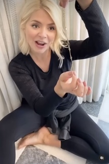 Holly Willoughby feet photo thumbnail