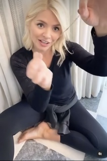 Holly Willoughby feet photo thumbnail