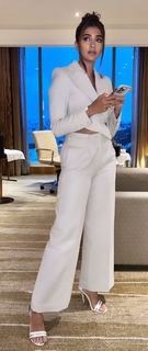 Pooja Hegde feet photo thumbnail