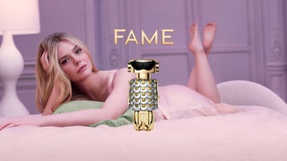Elle Fanning feet photo thumbnail