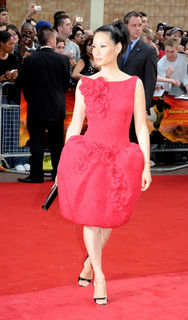 Lucy Liu feet photo thumbnail