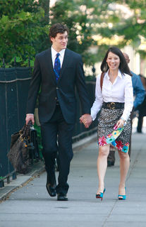Lucy Liu feet photo thumbnail
