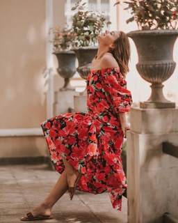 Klaudia Halejcio feet photo thumbnail