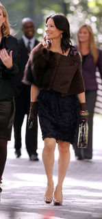 Lucy Liu feet photo thumbnail