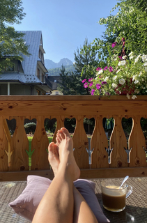 Karolina Kowalkiewicz feet photo thumbnail