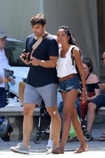 Naomie Harris feet photo thumbnail