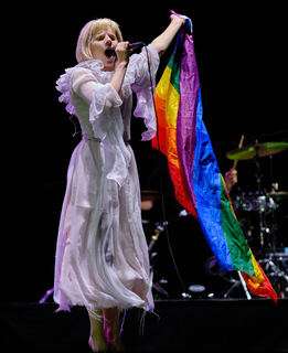 Aurora Aksnes feet photo thumbnail