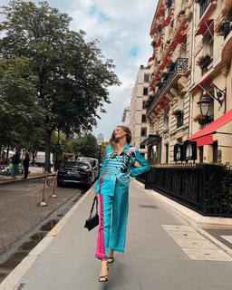 Serenay Sarikaya feet photo thumbnail