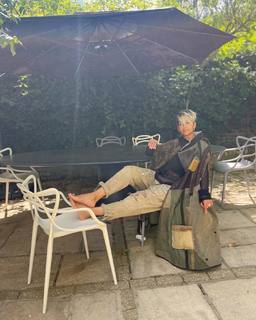 Halle Berry feet photo thumbnail
