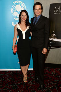 Lucy Liu feet photo thumbnail