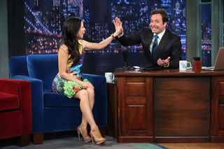 Lucy Liu feet photo thumbnail