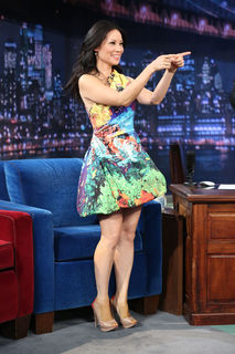 Lucy Liu feet photo thumbnail