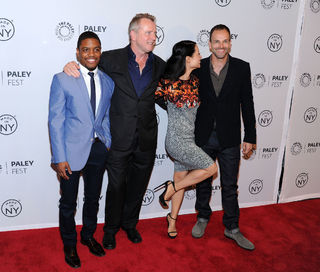 Lucy Liu feet photo thumbnail