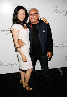 Lucy Liu feet photo thumbnail