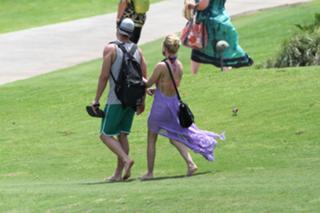 Hayden Panettiere feet photo thumbnail