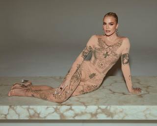 Khloé Kardashian feet photo thumbnail