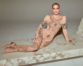Khloé Kardashian feet photo thumbnail