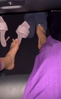 Tania Rincón feet photo thumbnail
