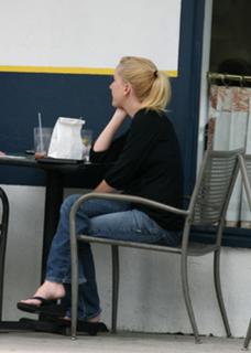 Angela Kinsey feet photo thumbnail