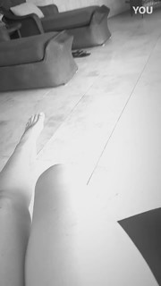 Tara Lipinski feet photo thumbnail