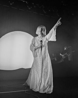 Aurora Aksnes feet photo thumbnail
