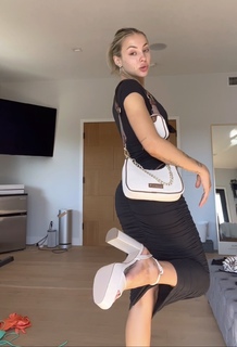 Charly Jordan feet photo thumbnail