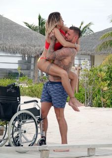 Katie Price feet photo thumbnail