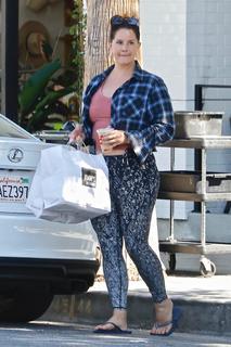 Lana Del Rey feet photo thumbnail
