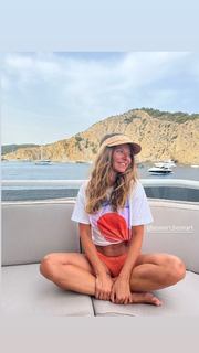 Anna Lewandowska feet photo thumbnail