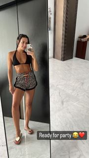Cristina Pedroche feet photo thumbnail