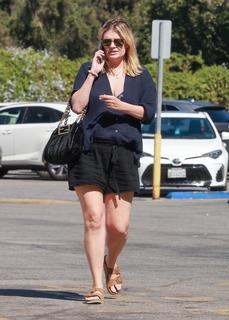 Mischa Barton feet photo thumbnail