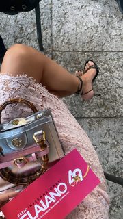 Caterina Balivo feet photo thumbnail