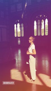 Kim Raver feet photo thumbnail
