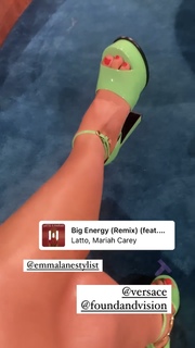Laura Whitmore feet photo thumbnail