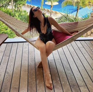 Claudia Lizaldi feet photo thumbnail