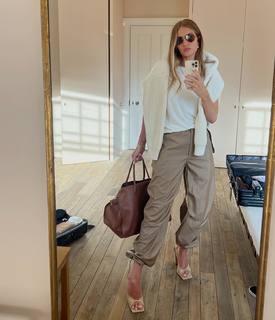 Rosie Huntington-Whiteley feet photo thumbnail