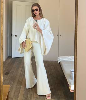 Rosie Huntington-Whiteley feet photo thumbnail