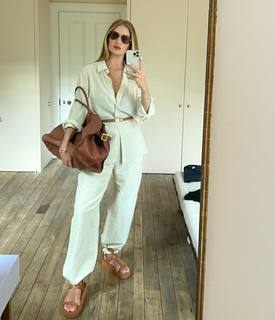 Rosie Huntington-Whiteley feet photo thumbnail