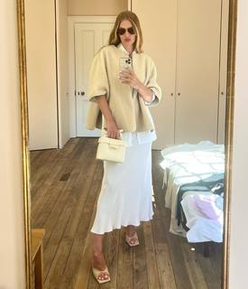 Rosie Huntington-Whiteley feet photo thumbnail